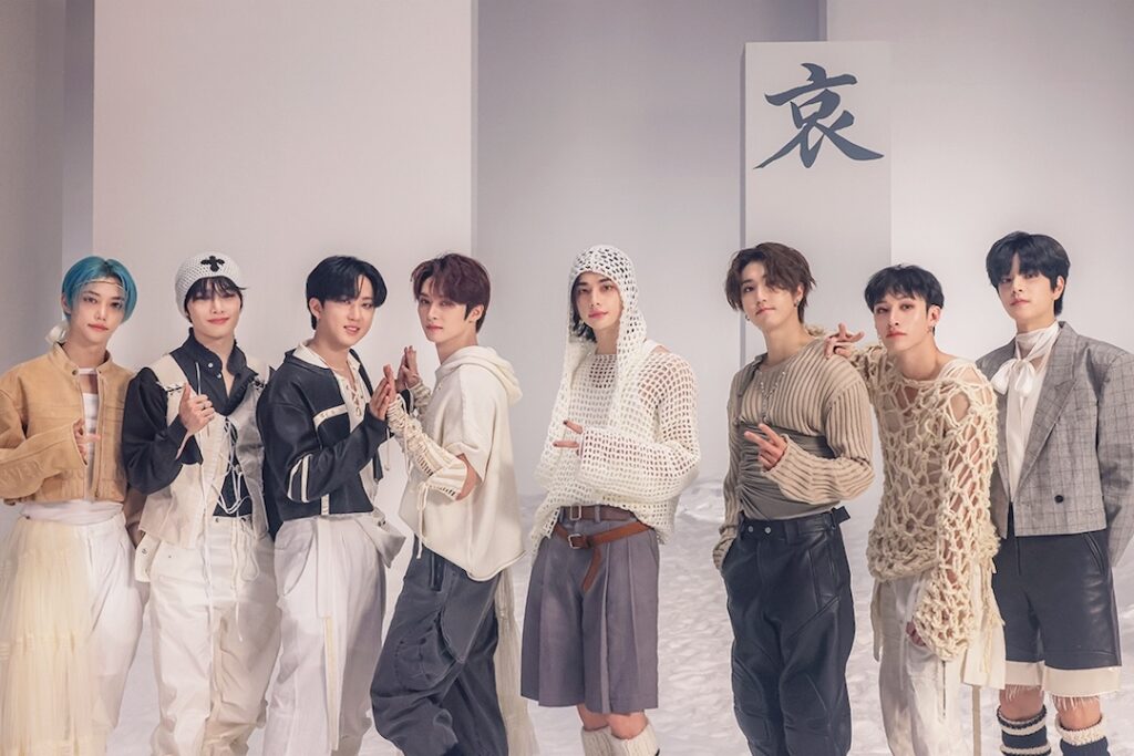 “LALALALA” do Stray Kids se torna seu quinto MV a atingir 300 milhões de visualizações “LALALALA” do Stray Kids se torna seu quinto MV a atingir 300 milhões de visualizações