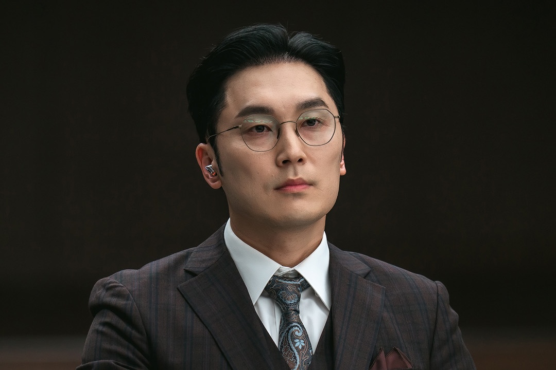 Seo Hyun Woo se transforma em um advogado que faz qualquer coisa por dinheiro no novo drama “Sra. Incognito”