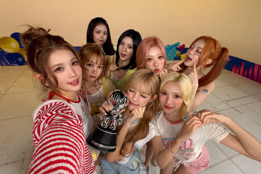 Assista: Hearts2Hearts obtém a primeira vitória com “Lemon Tang” em “M Countdown”; Apresentações de V8, RIIZE e mais do SEVENTEEN
