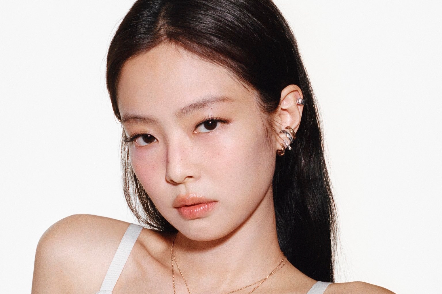 Jennie do BLACKPINK se torna a segunda artista feminina de K-Pop a entrar no Top 5 da Billboard Hot 100
